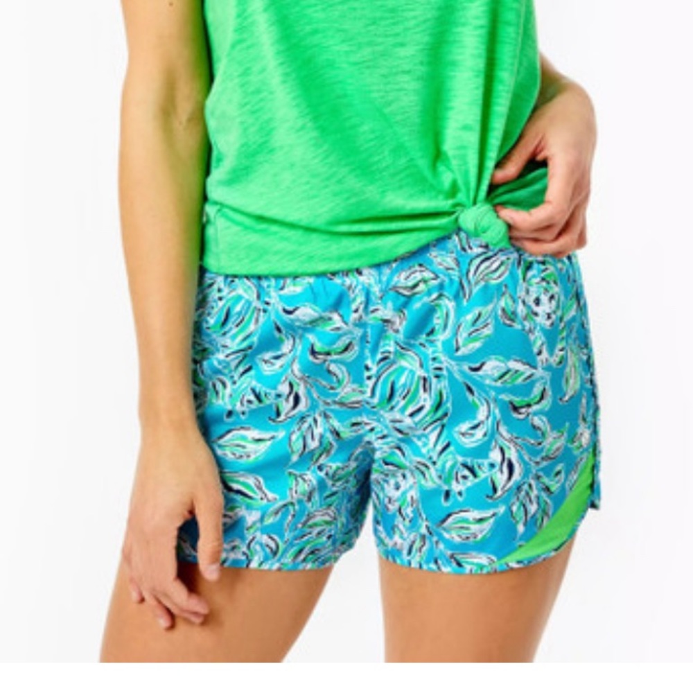 Lilly Pulitzer Ocean Trail Shorts, size large, Turquoise Oasis Outta Line print